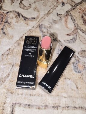 CHANEL Rouge Allure Velvet Lipstick 77 - Affranchie